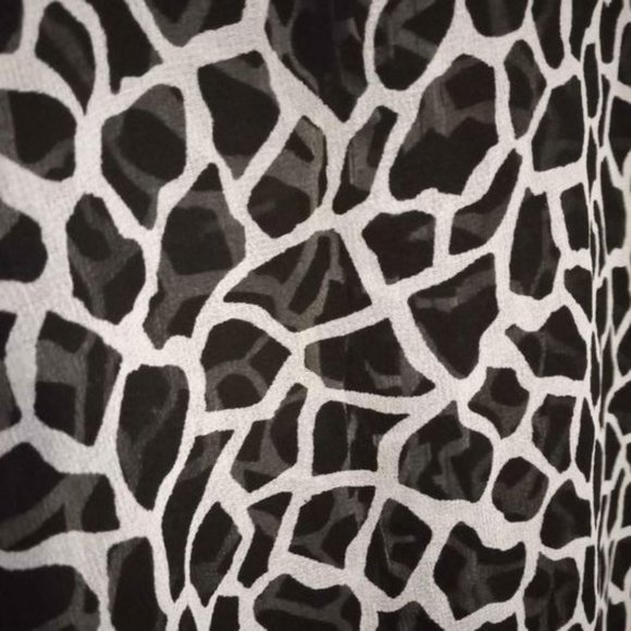 CG Sport XL White and Transparent Black Pattern Buttoned Ladies Overshirt - Picture 3 of 3